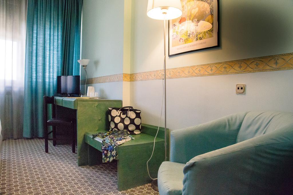 Hotel Salera Асті Екстер'єр фото