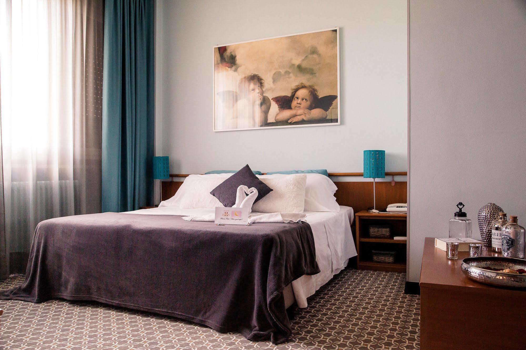 Hotel Salera Асті Екстер'єр фото